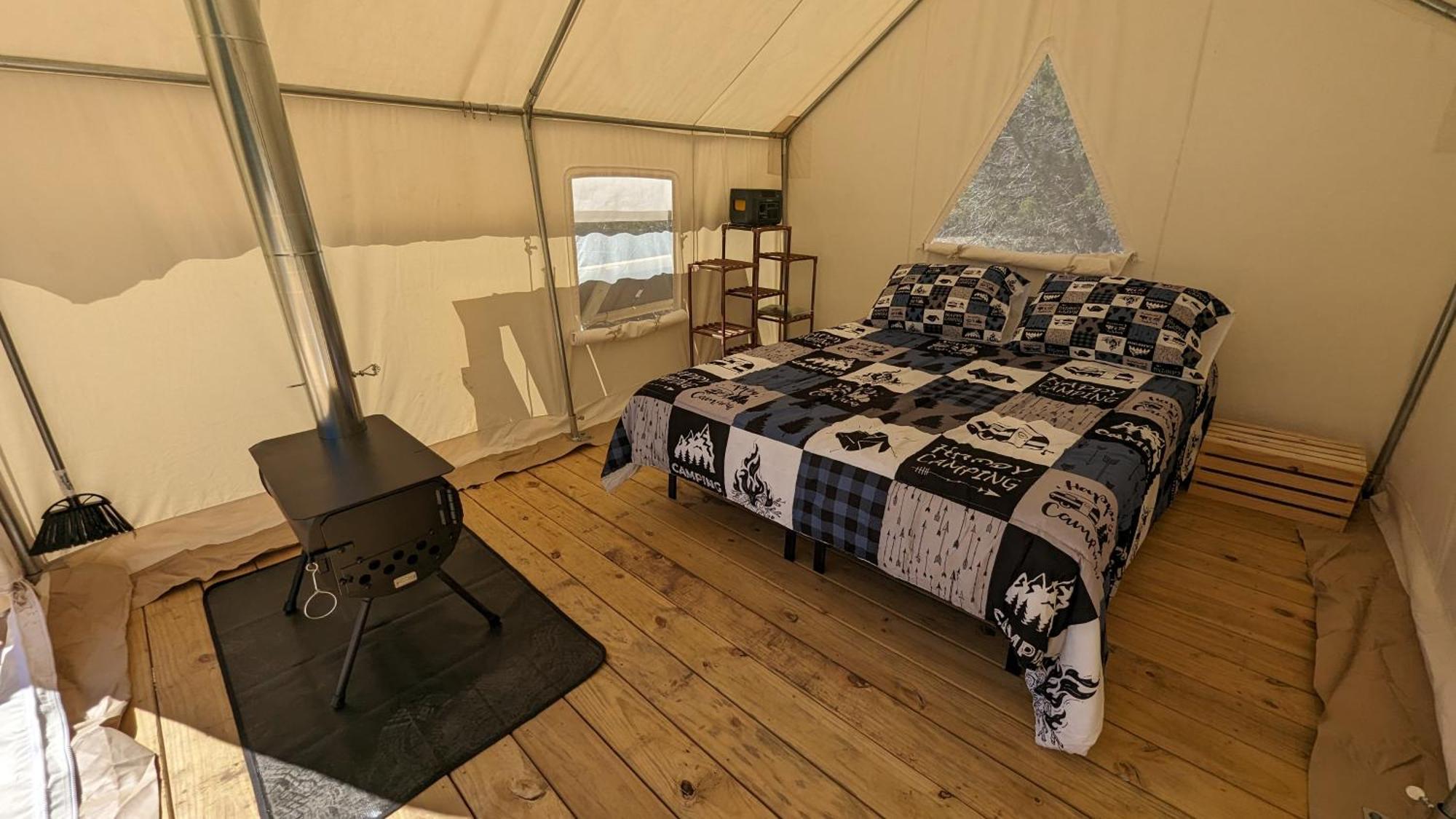 A Peace Of Heaven Cabins And Rv Vanderpool Exterior foto
